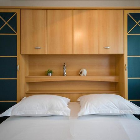3 Bedroom Apartment Antonio คาชเตลา ภายนอก รูปภาพ