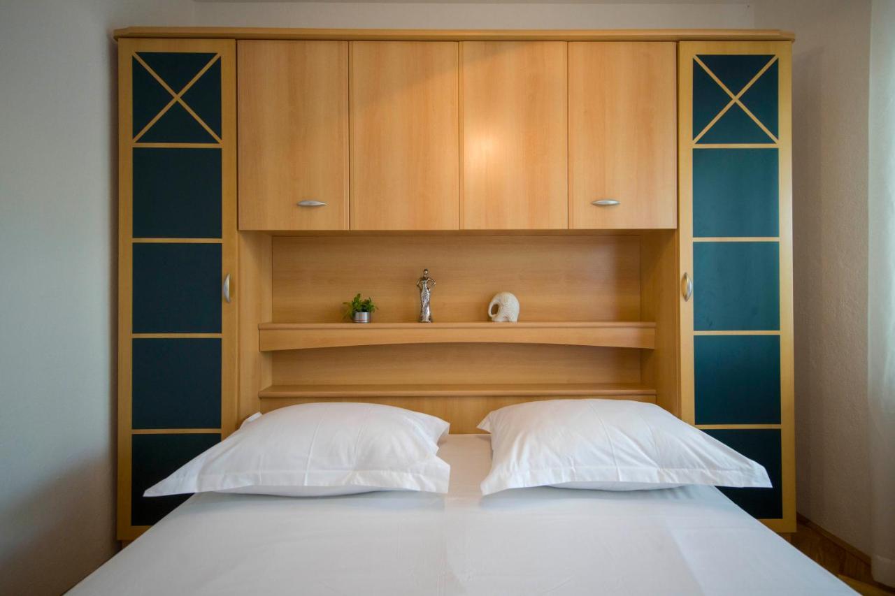 3 Bedroom Apartment Antonio คาชเตลา ภายนอก รูปภาพ