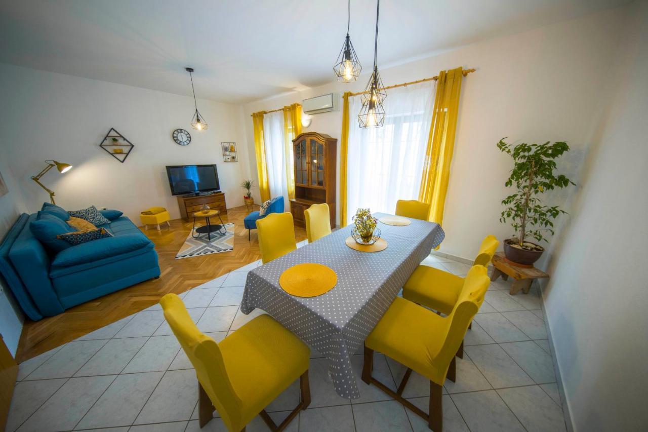 3 Bedroom Apartment Antonio คาชเตลา ภายนอก รูปภาพ