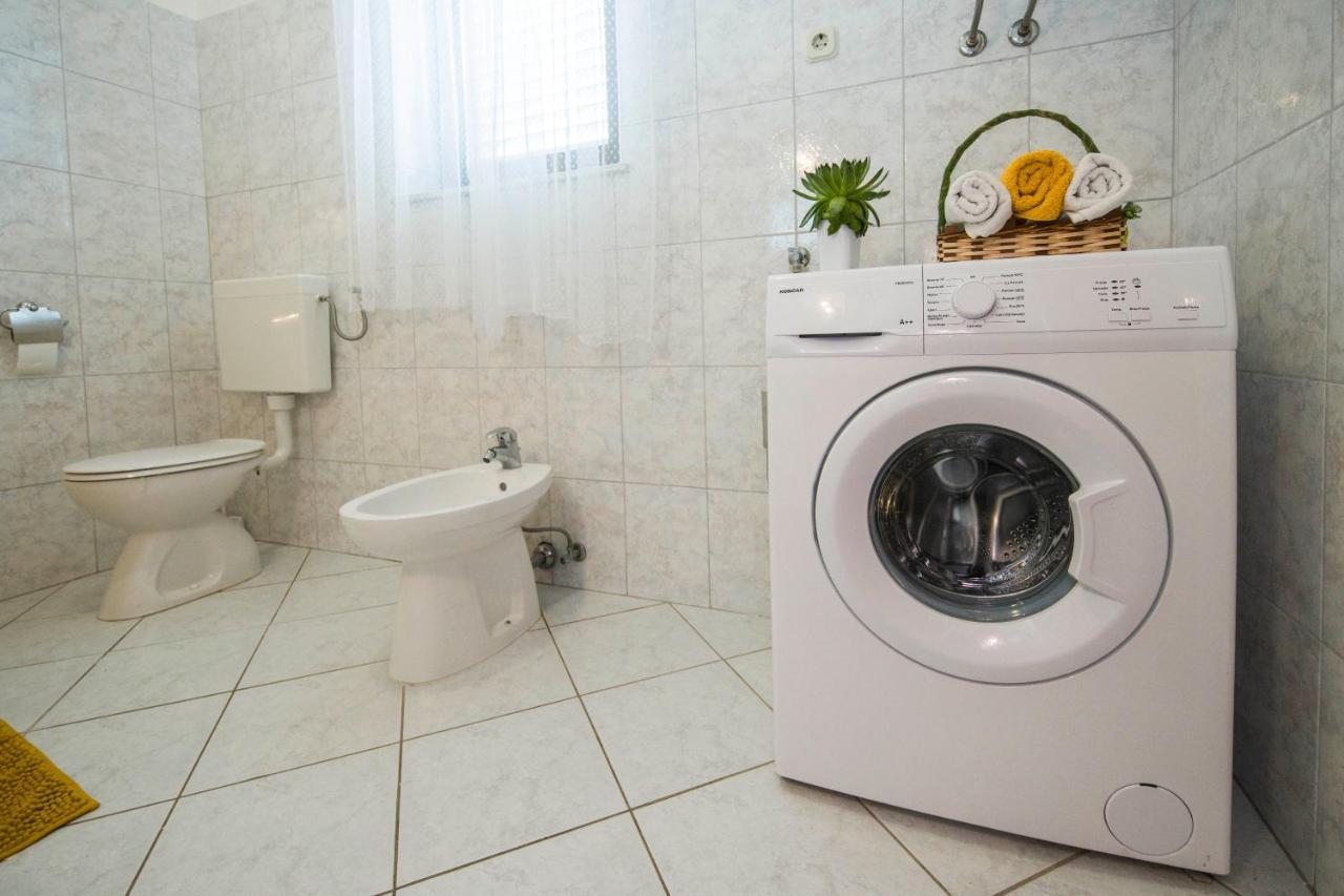 3 Bedroom Apartment Antonio คาชเตลา ภายนอก รูปภาพ
