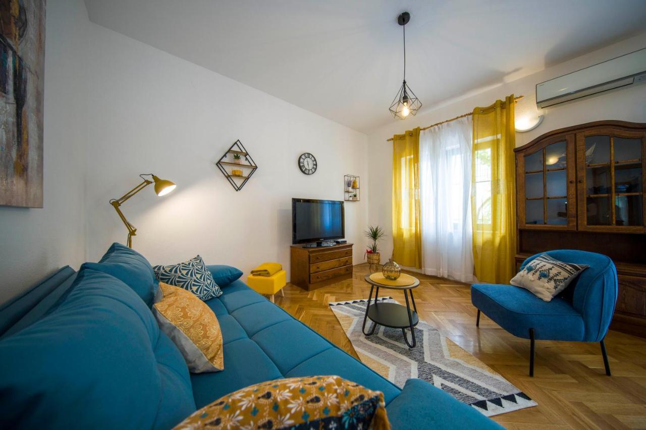 3 Bedroom Apartment Antonio คาชเตลา ภายนอก รูปภาพ