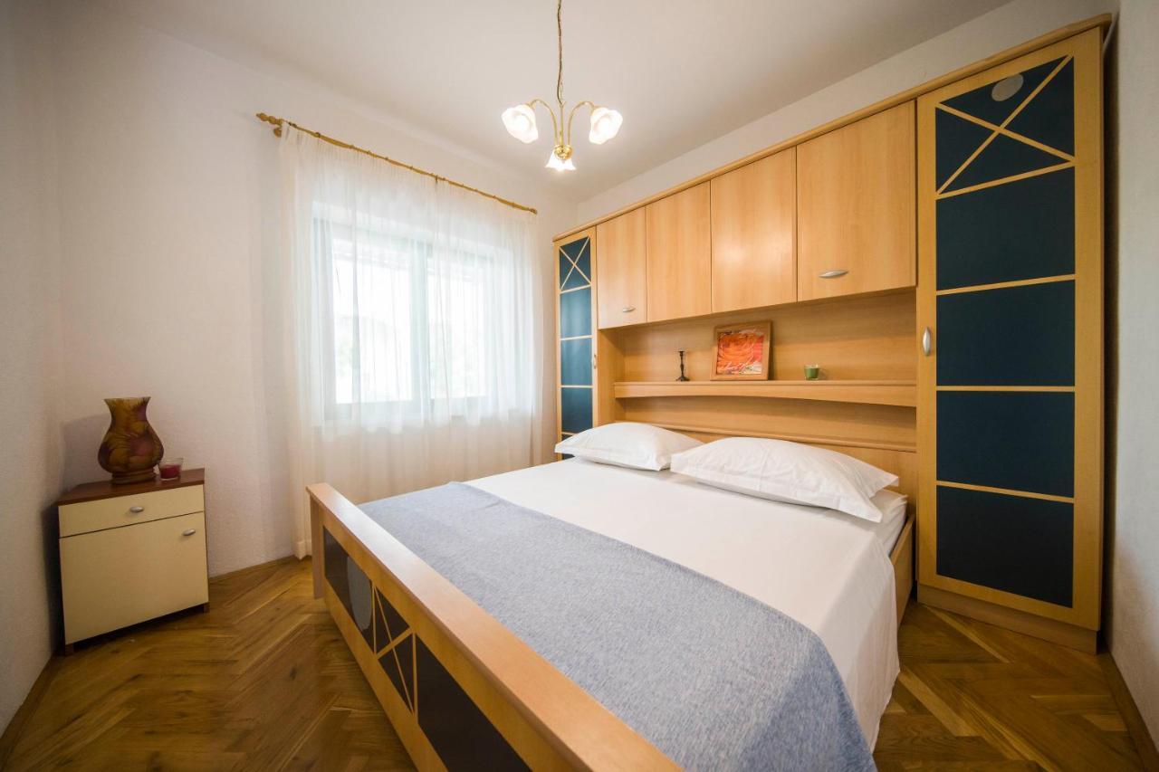 3 Bedroom Apartment Antonio คาชเตลา ภายนอก รูปภาพ
