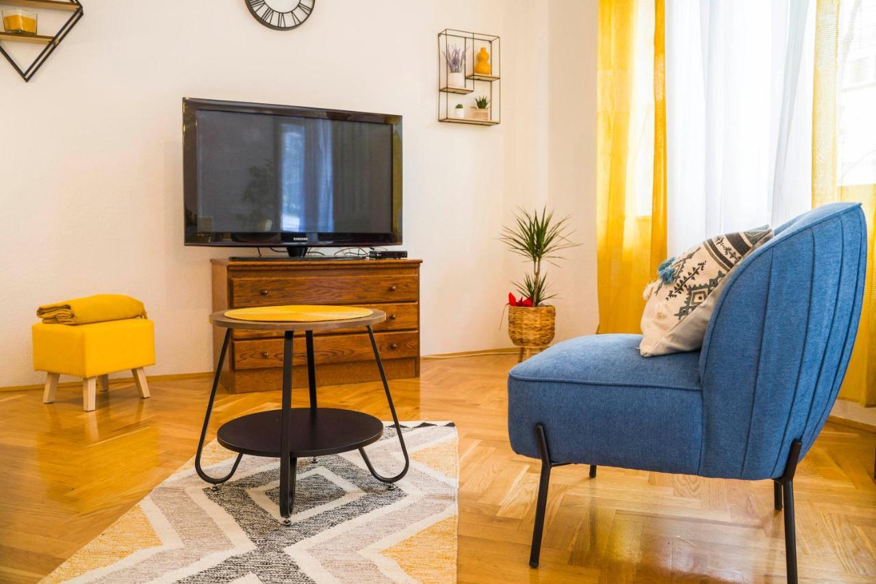3 Bedroom Apartment Antonio คาชเตลา ภายนอก รูปภาพ