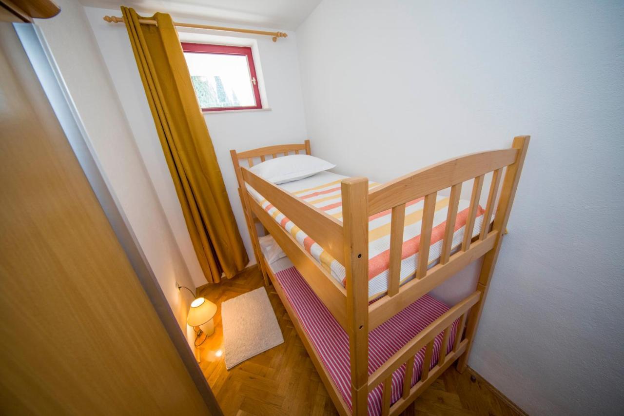 3 Bedroom Apartment Antonio คาชเตลา ภายนอก รูปภาพ